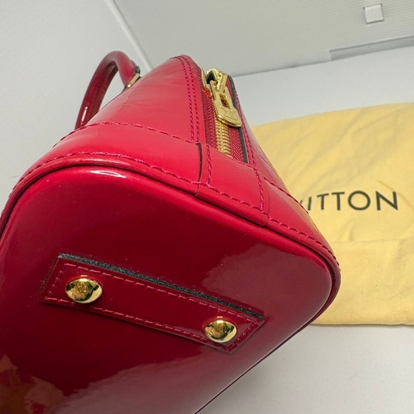 Louis Vuitton Red Crossbody Bag - Picture 5 of 7